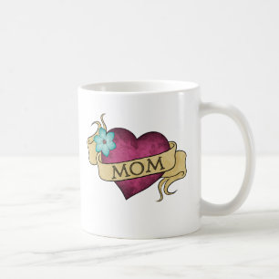 Tasse de tatouage de coeur de maman