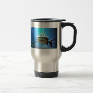 Tasse de voyage de requin
