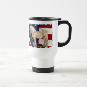 Tasse déchirée de crème de drapeau