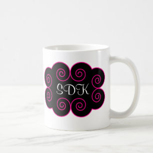 Tasse décorée d'un monogramme