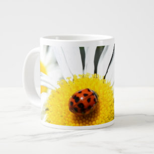 Tasse d'éléphant de coccinelle et de marguerite