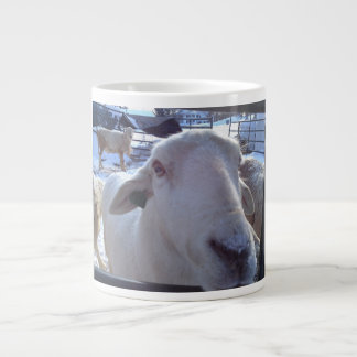 Tasse d'éléphant de Lucy de ferme de loup