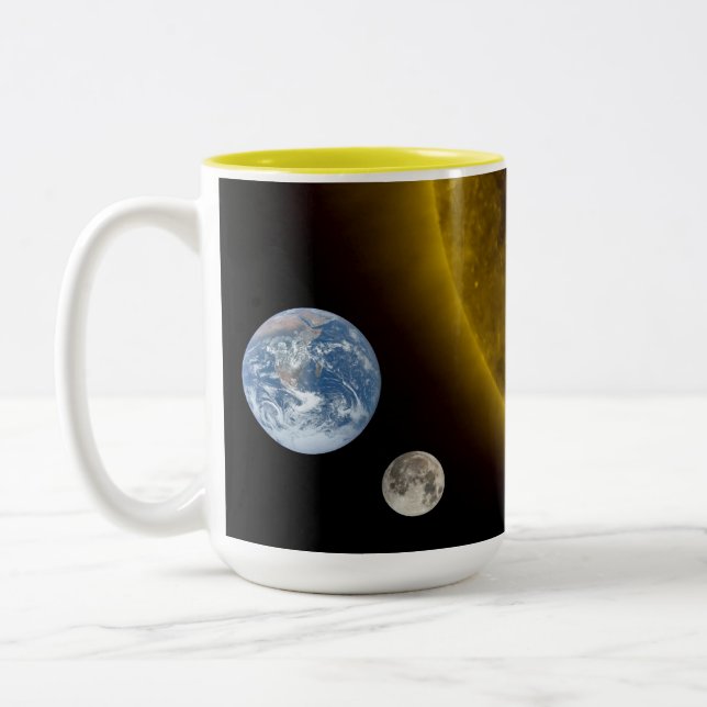 Tasse der Erde und der Sonne (Links)