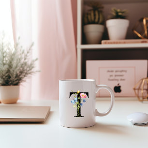 Tasse der ersten Floral Monogramm T