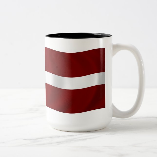 Tasse der Flagge Lettlands (Rechts)