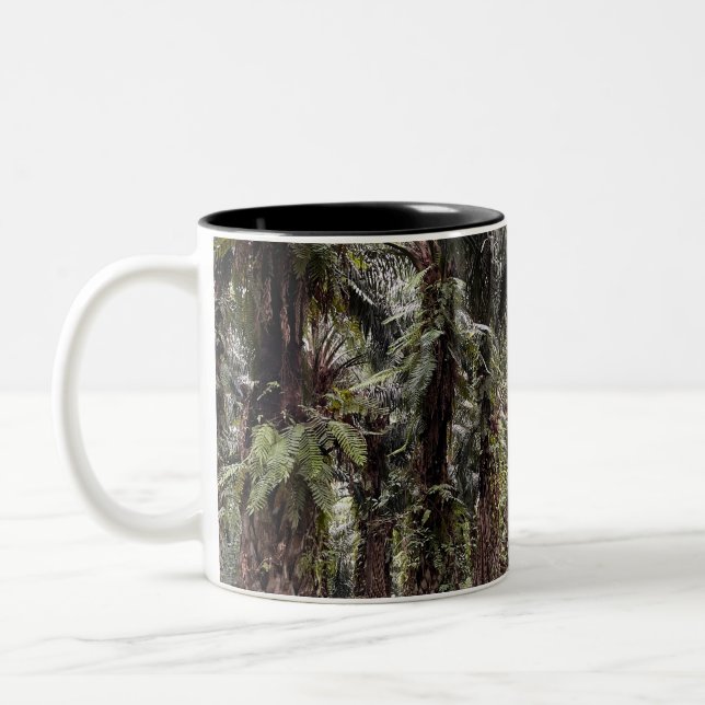 Tasse der grünen Bäume - Erfrischung der Natur in  (Links)