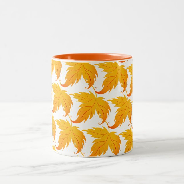 Tasse der Herbstlaub im Herbst (Mittel)