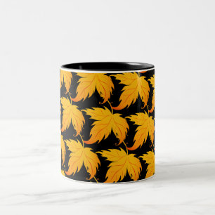 Tasse der Herbstlaub im Herbst