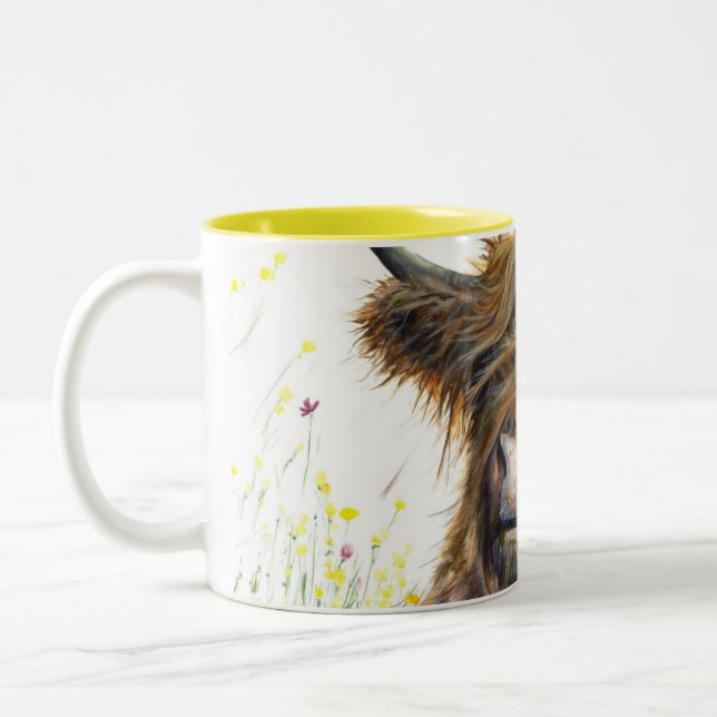 Tasse der Highland Cow, Schottische Kuh mit Blume, (Links)
