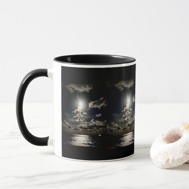 Tasse der landschaftlichen Gewässer (Mit Donut)