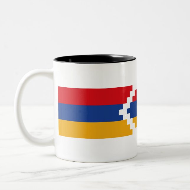 Tasse der Republik Artsakh (Links)