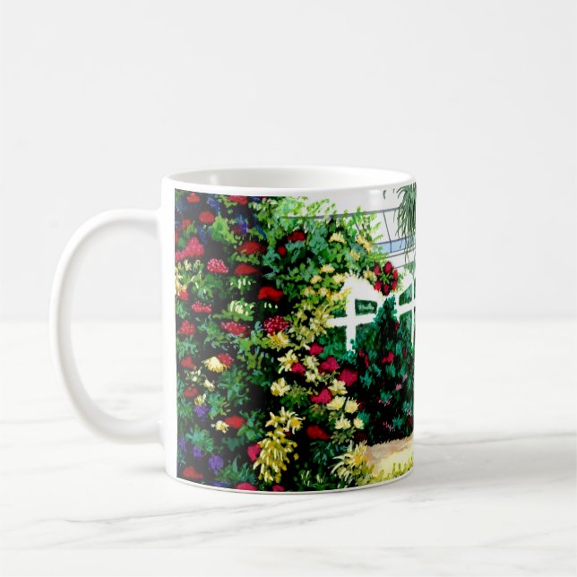 Tasse des gestrichenen Kaffees (Links)