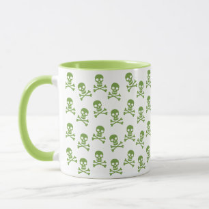 Tasse des grünen Schädels und der Kreuzknochen