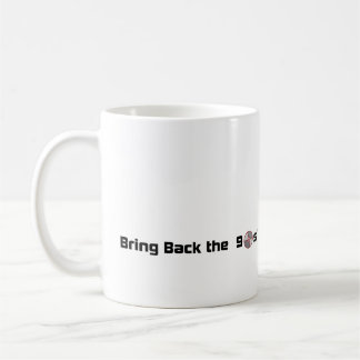 Tasse des Kaffees bringt die 90er Jahre zurück