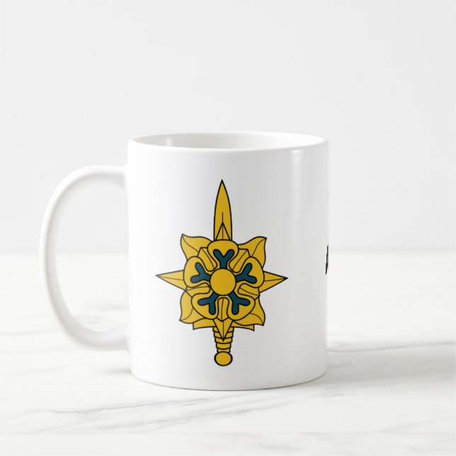 Tasse des militärischen Nachrichtendienstes (Links)