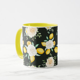 Tasse des weiblichen Blumenmusters