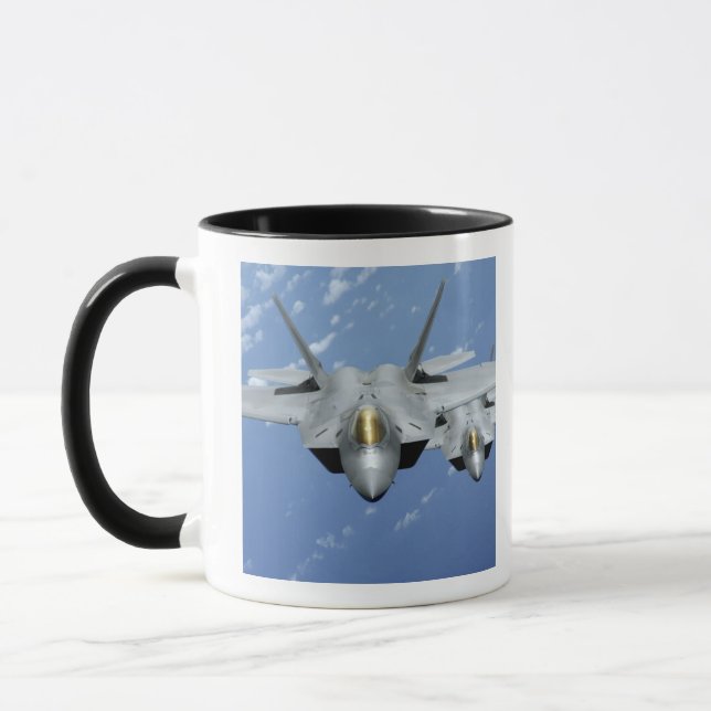 Tasse Deux F-22 Raptors survolent l'océan Pacifique 2 (Gauche)