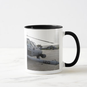 Tasse Deux HH-60G pavent des faucons