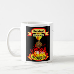 Tasse d'offensive du Vietnam Tet de survivant