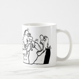 Tasse drôle de bande dessinée de dentiste