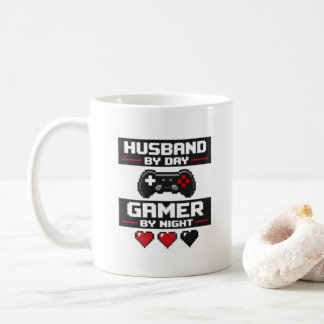 Tasse drôle pour mari joueur avec pixel art rétro 