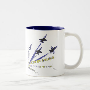 Tasse du frelon F/A-18/de café anges bleus