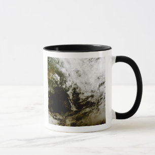 Tasse éclipse solaire au-dessus de l'Asie du Sud-Est