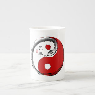 Tasse En Porcelaine Année de porcelaine tendre de serpent