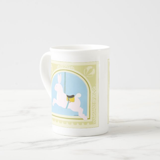 Tasse En Porcelaine Carousel Rabat par Juin Erica Vess (Devant gauche)