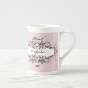 Tasse En Porcelaine Décoré d'un monogramme personnalisé 16ème par