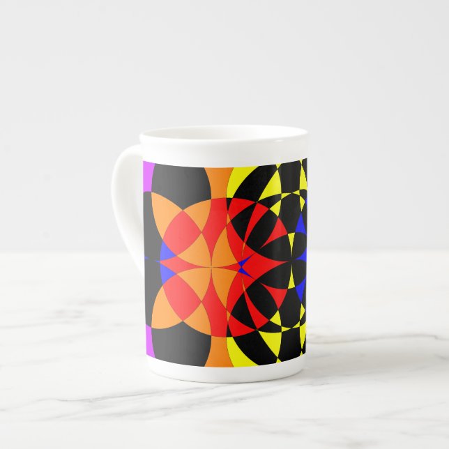 Tasse En Porcelaine Energize par Kenneth Yoncich (Devant gauche)