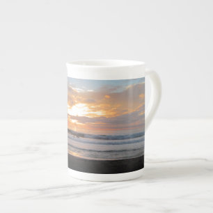 Tasse En Porcelaine Ensembles de Sun sur des joints d'éléphant de