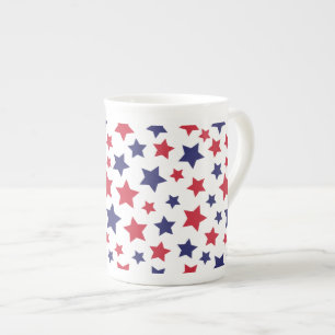 Tasse En Porcelaine Étoiles rouges et bleues, 4 juillet, fond blanc
