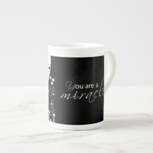 Tasse En Porcelaine Miracle de récupération, noir et blanc
