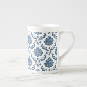 Tasse En Porcelaine Motif Damassé Rococo Bleu sur Fond Blanc