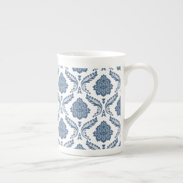 Tasse En Porcelaine Motif Damassé Rococo Bleu sur Fond Blanc (Droite)