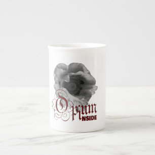 Tasse En Porcelaine Pavot Noir Et Blanc "Opium Inside"