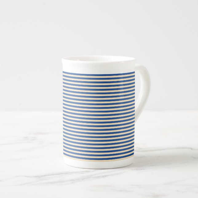 Tasse En Porcelaine Pinstripe bleu classique (Devant droit)