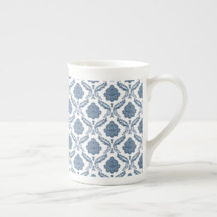 Tasse En Porcelaine Rococo Damassé Petit Motif Bleu sur Blanc