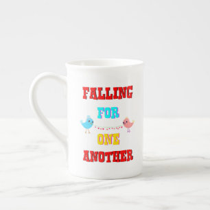 Tasse En Porcelaine Tomber l'un l'autre oiseau couple amour Valentine