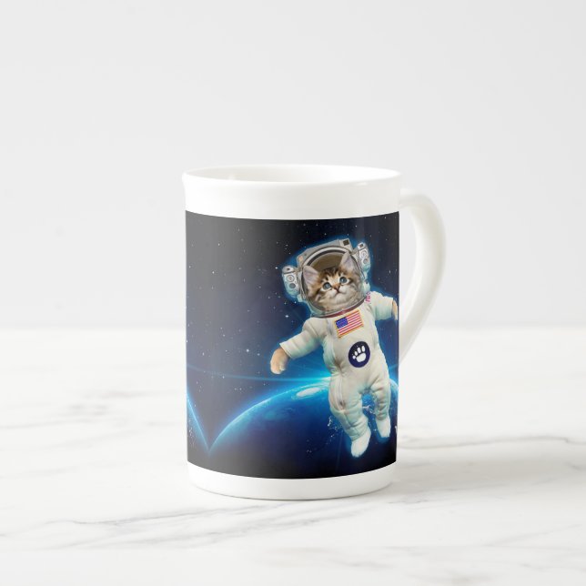Tasse En Porcelaine Un astronaute de chat dans l'espace (Devant droit)