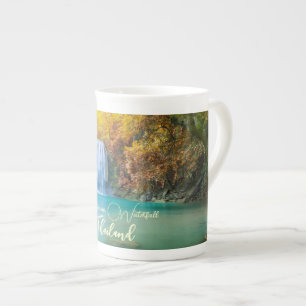 Tasse En Porcelaine Vue d'automne de la cascade d'Erawan Thaïlande