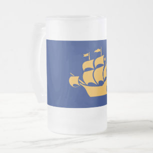 Tasse en verre dépoli avec le drapeau de la ville