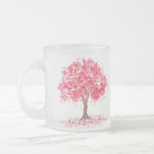 Tasse en verre givré de fleurs de cerisier