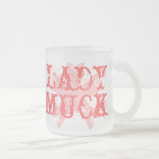 tasse en verre givré de fumier de dame