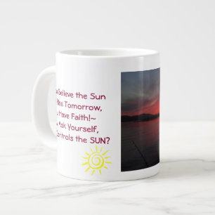 Tasse enorme de tasse de foi grande tasse de café
