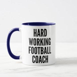 Tasse Entraîneur De Football Travailleur Dur
