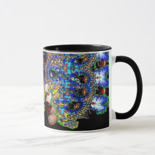 TASSE EPHÉMERAL / FEMME AVEC MAQUETTE FRACTALE COLORÉE