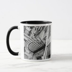 Tasse Europe, France, Paris. Détail de l'hôtel de la Riv