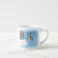 Bickadee sur la peinture d'alimentation - Oiseaux